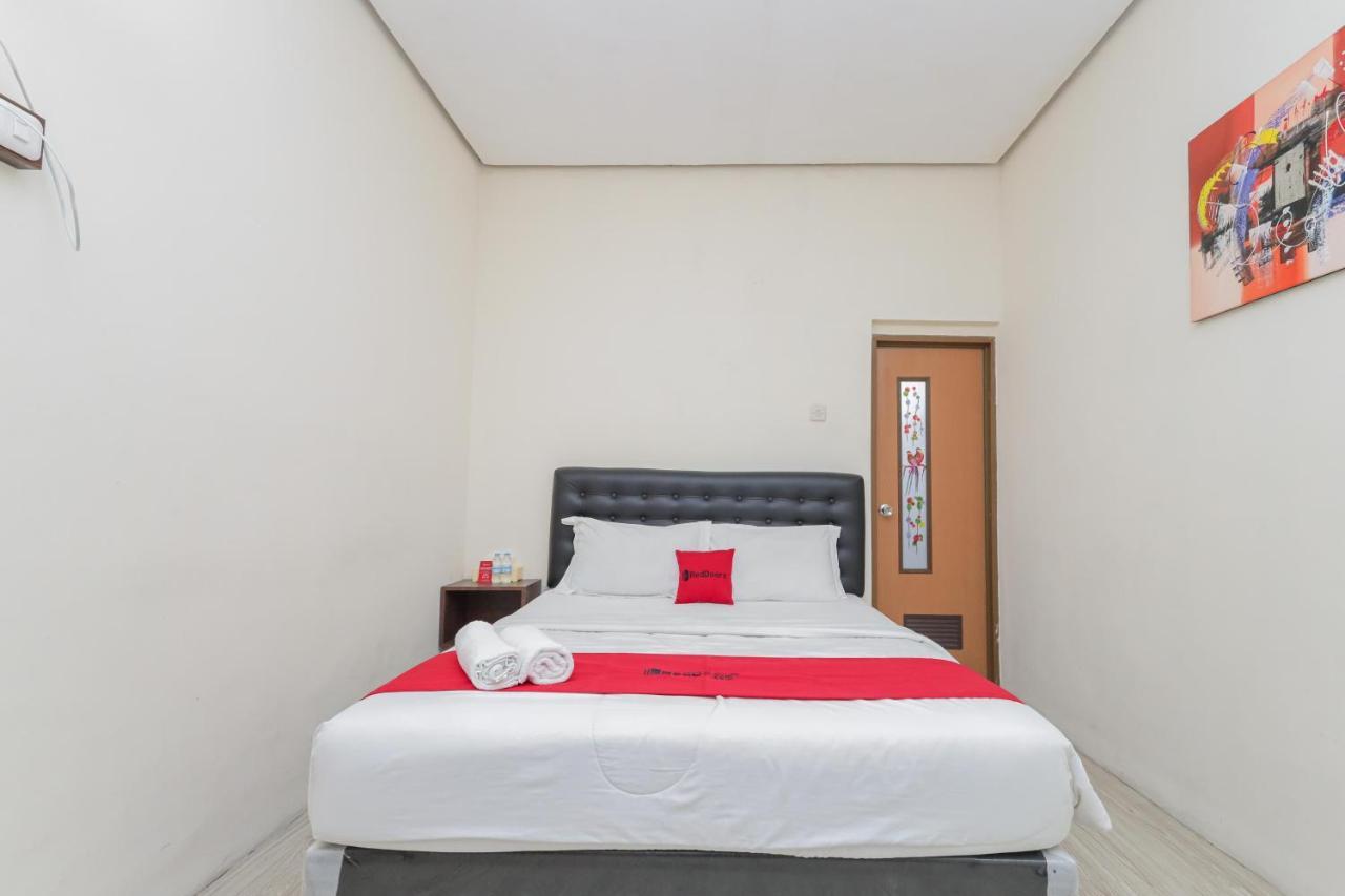 Reddoorz At Wr Supratman Batu 호텔 바투 외부 사진