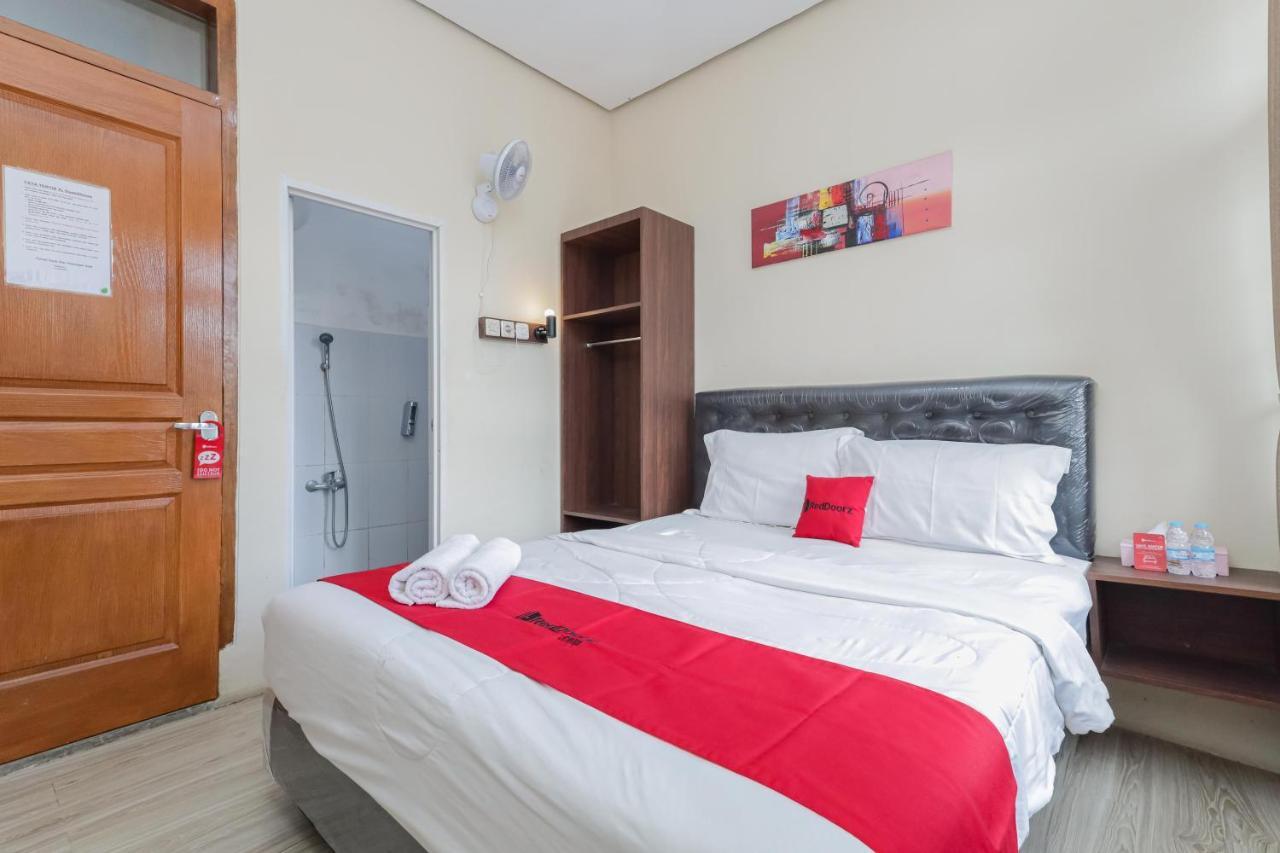 Reddoorz At Wr Supratman Batu 호텔 바투 외부 사진