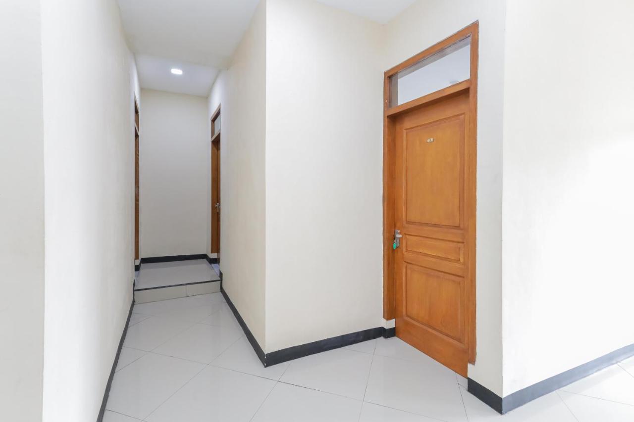 Reddoorz At Wr Supratman Batu 호텔 바투 외부 사진