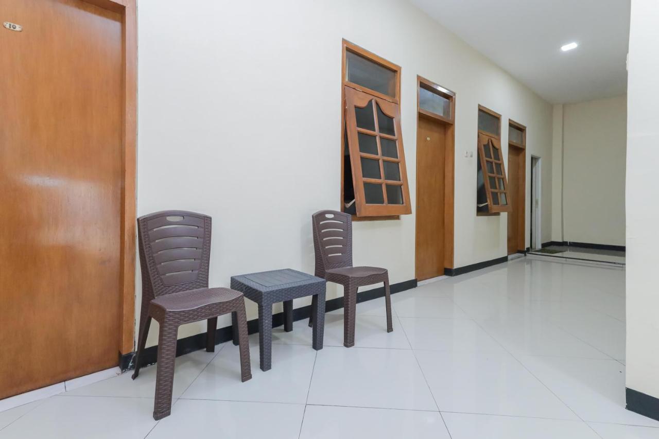 Reddoorz At Wr Supratman Batu 호텔 바투 외부 사진